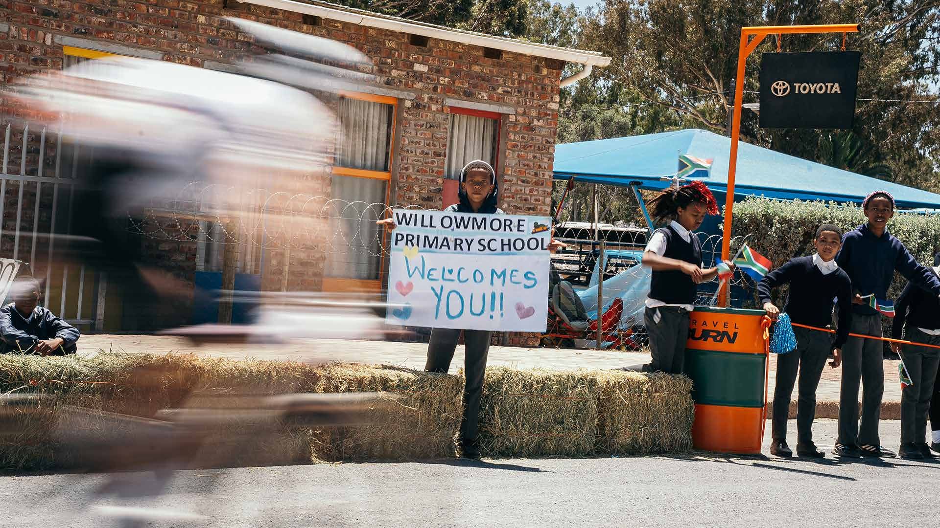 Willowmore Primary School learners welcoming riders